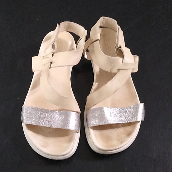 ECCO SIMPIL LEATHER SANDAL VALCRO CLOSURE SIZE 37 CREAM AND SILVER - Picture 2 of 11